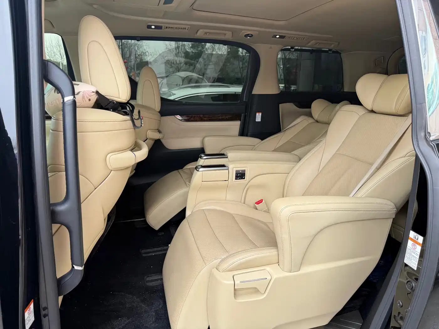 Toyota Alphard 2018 Facelift 3.5L Luxury Edition фото 3