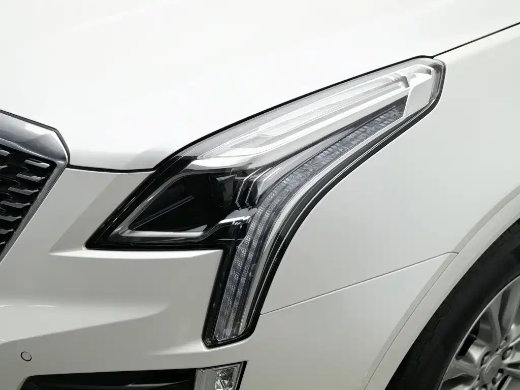 صورة 7 - Cadillac XT5