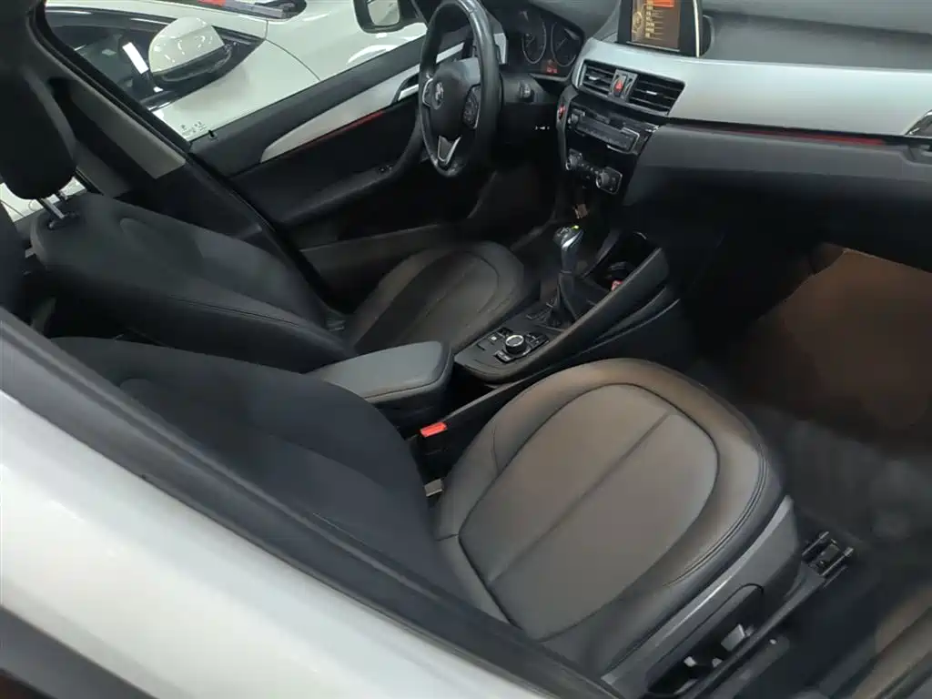 BMW X1 2016 sDrive18Li Fashion Model фото 25