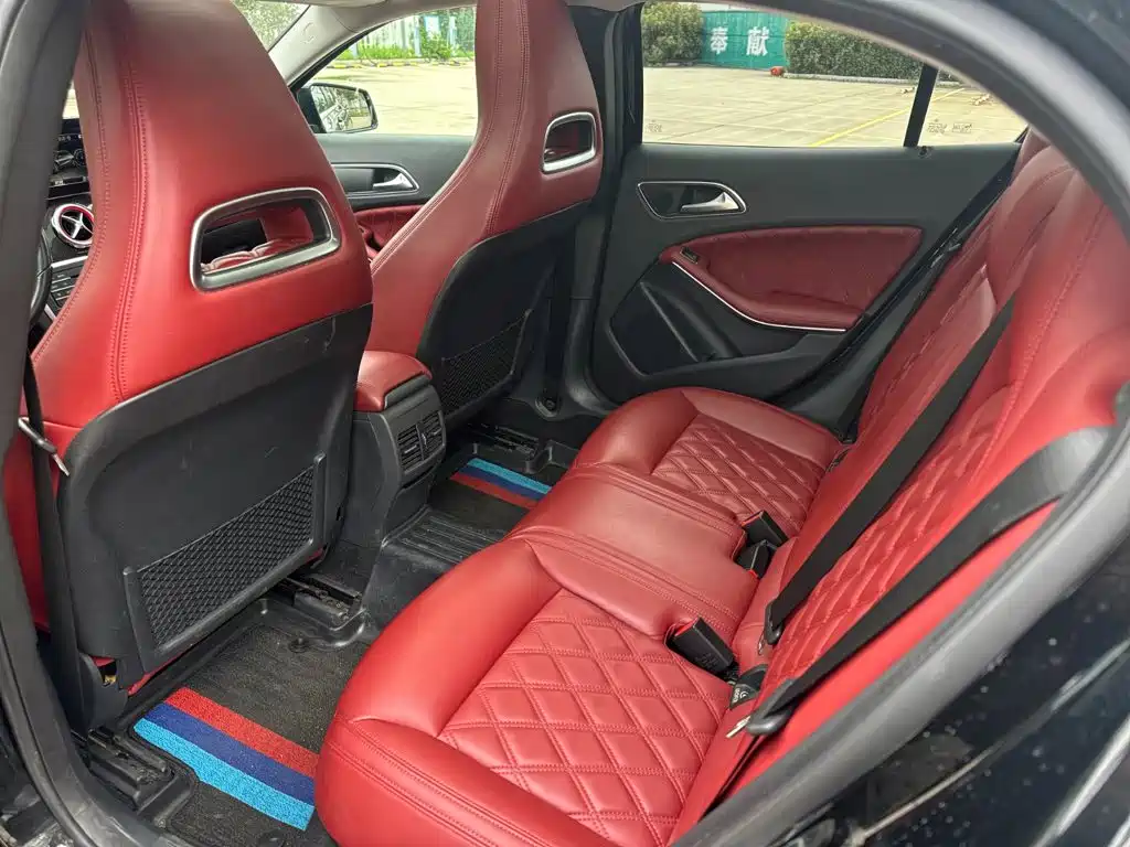 Фото 4 - Mercedes-Benz GLA