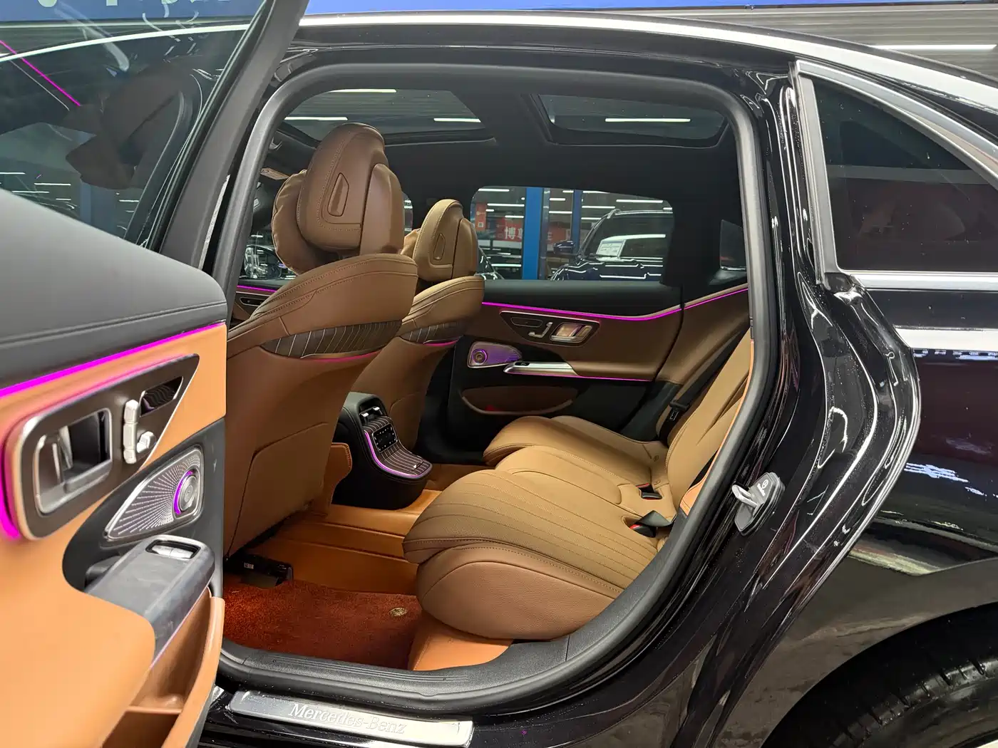 Mercedes-Benz E-Class 2025 E 300 L Luxury фото 8