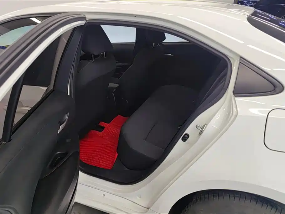 Toyota Corolla 2019 1.2T S-CVT GL Pioneer Edition фото 11