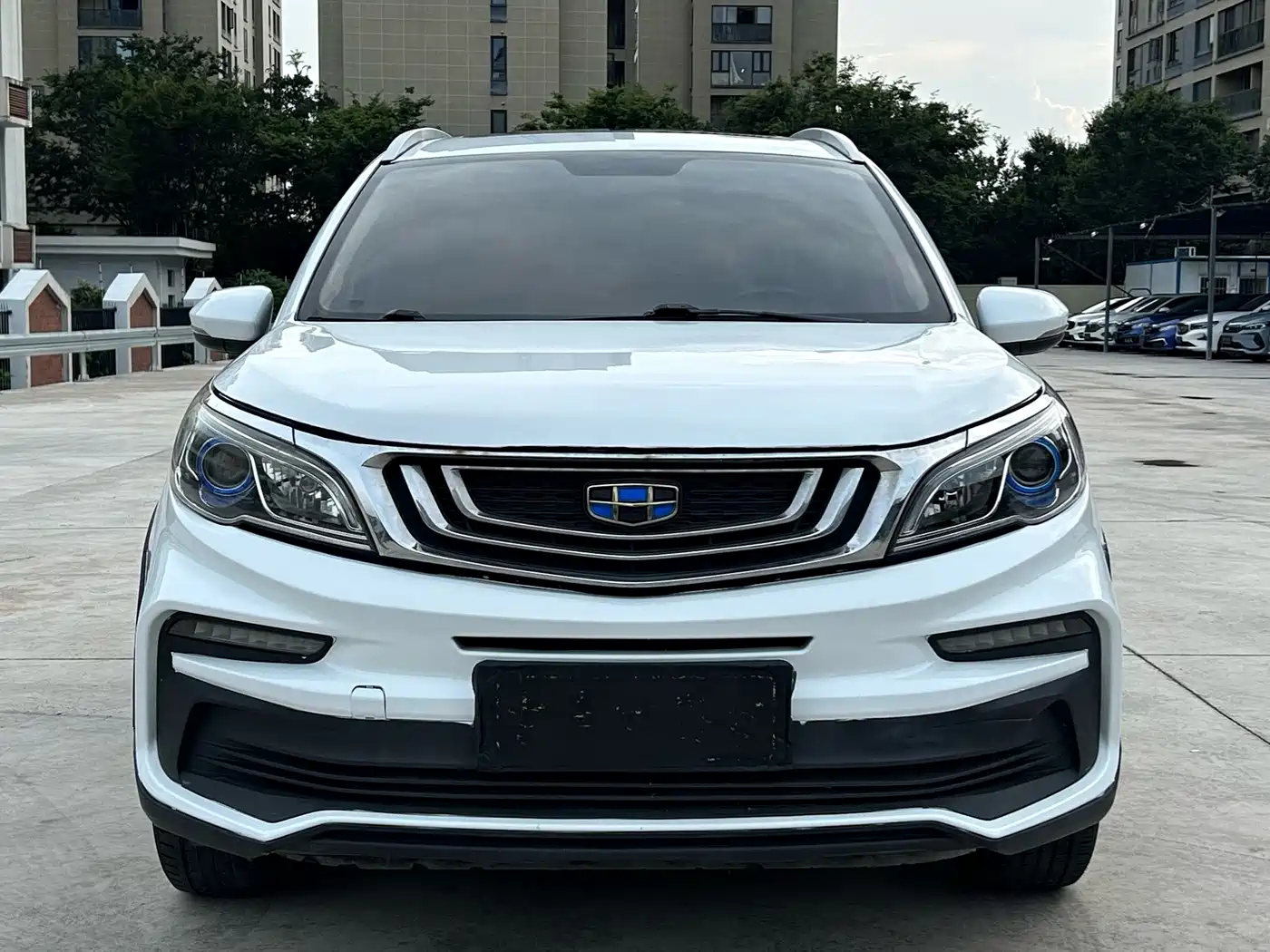 Фото 2 - Geely Vision X3