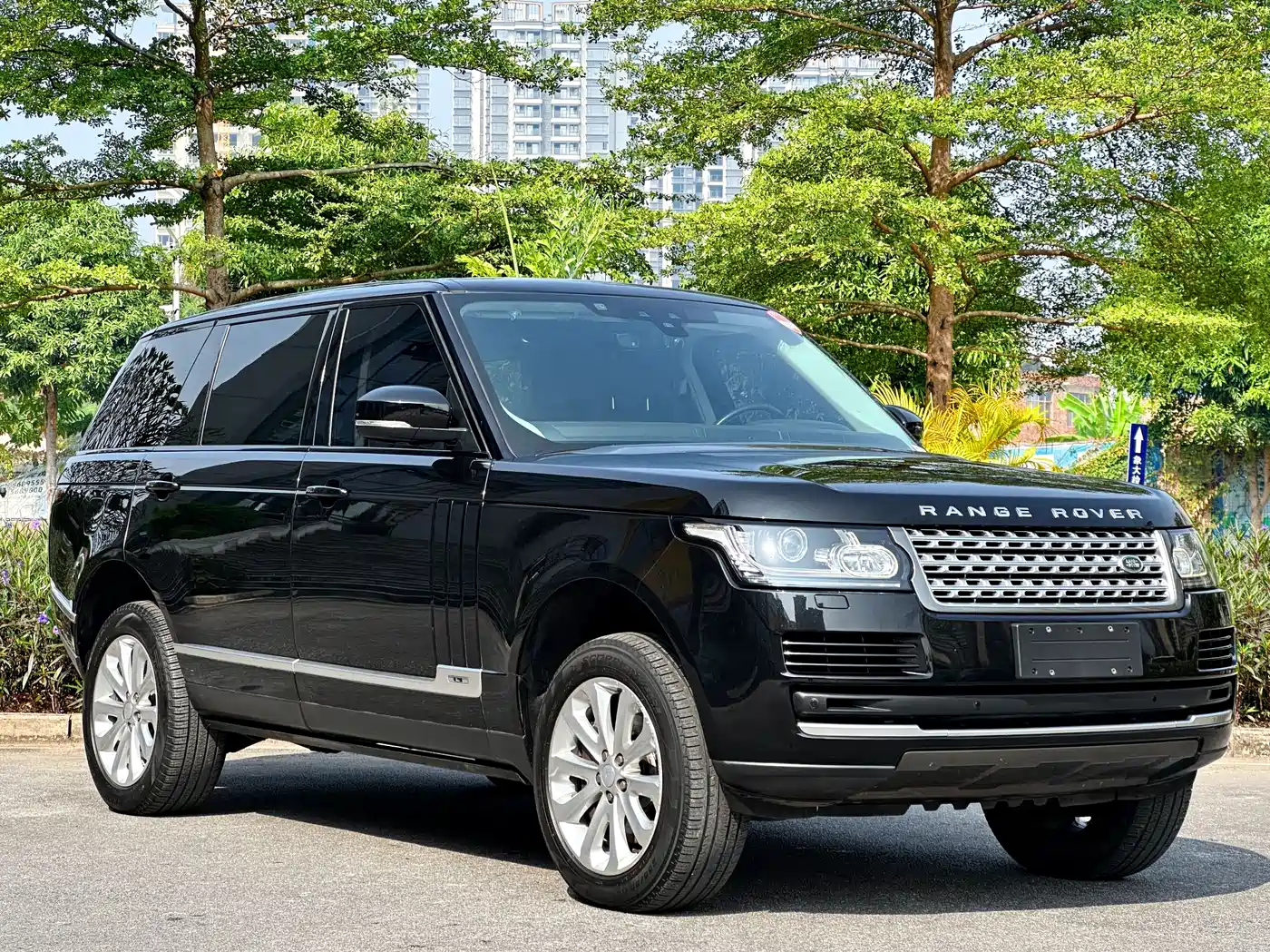 Land Rover Range Rover 2017 3.0 SC V6 Vogue LWB (Long Wheelbase) фото 3