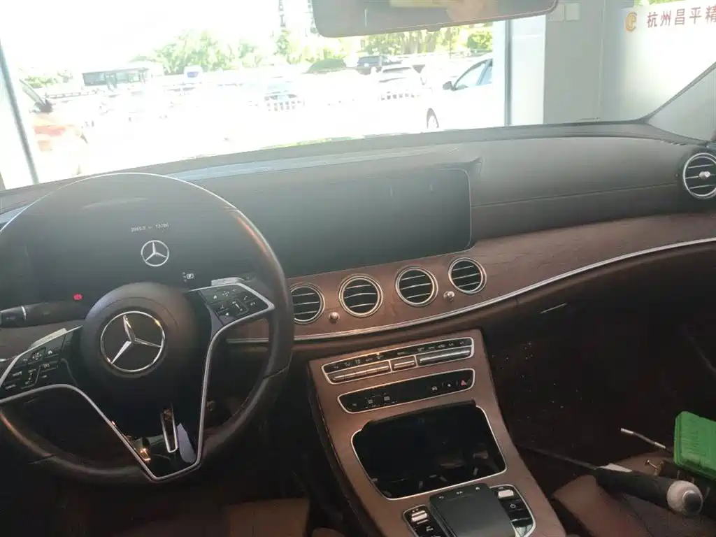 Mercedes-Benz E-Class 2023 Facelift E 260 L фото 6