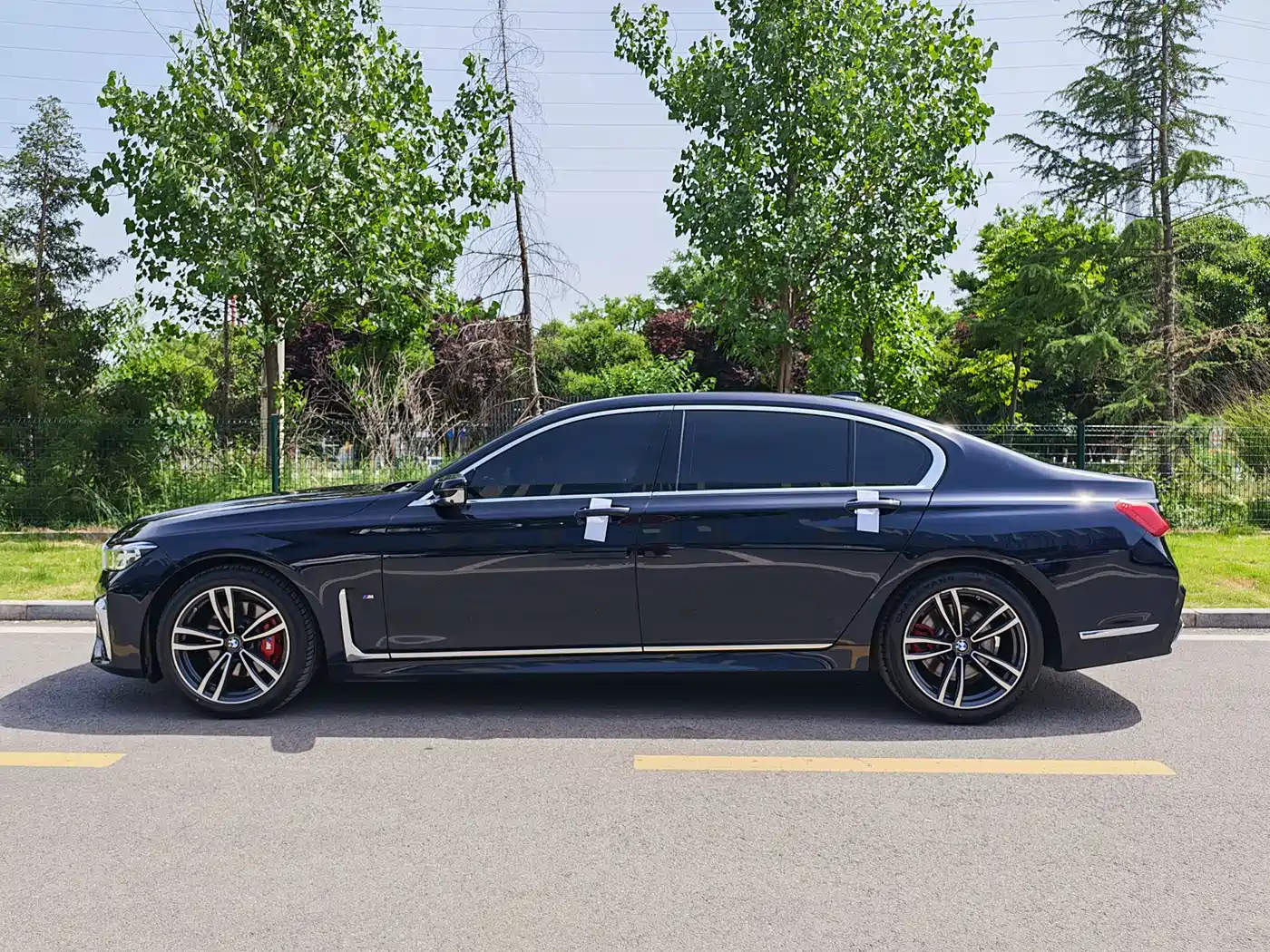 BMW 7 Series 2021 Model 730Li M Sport Package фото 15