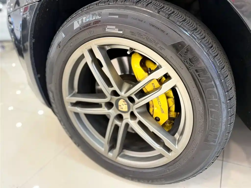 Porsche Macan 2023 Macan 2.0T фото 18