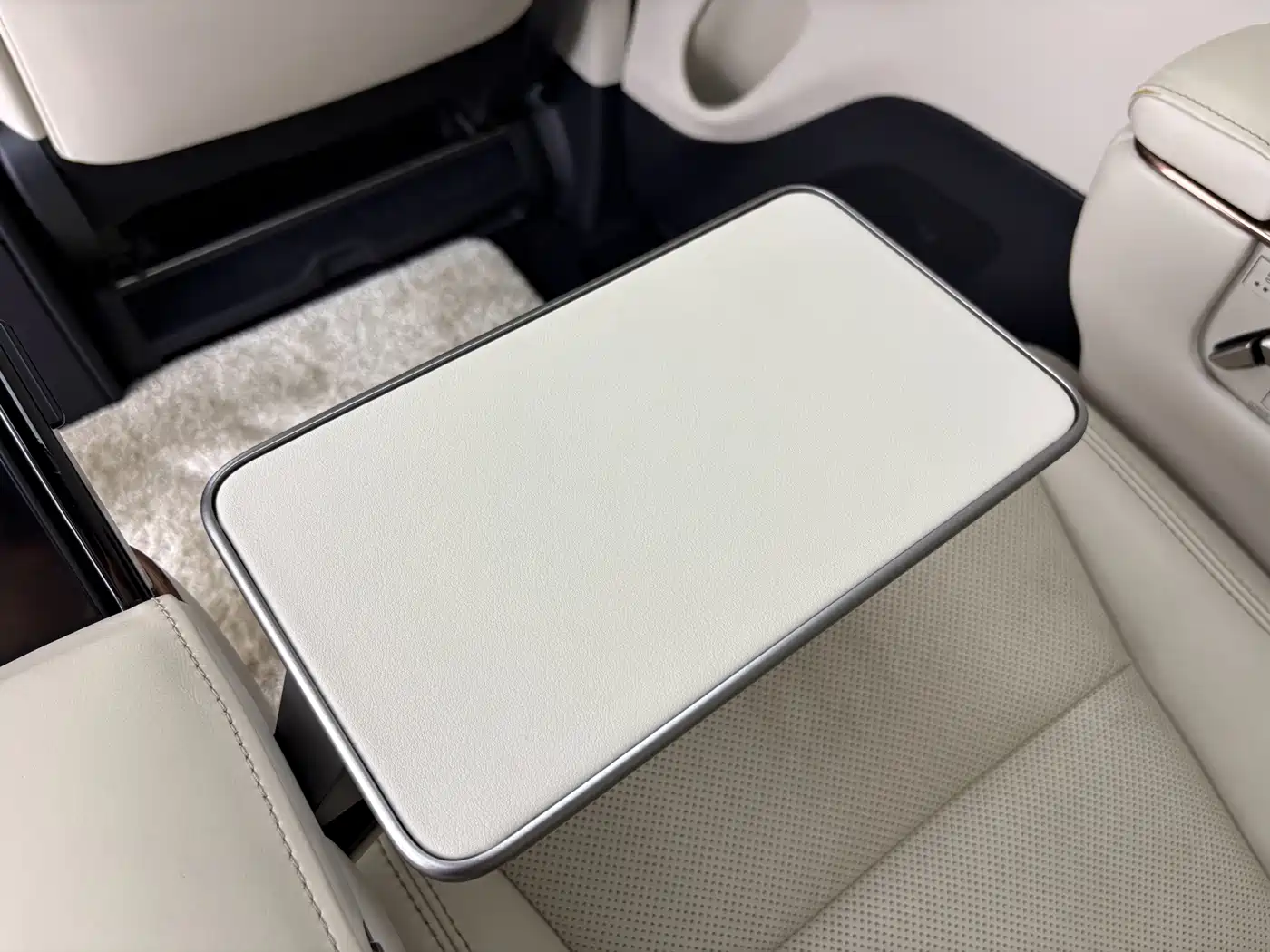 Lexus LM 2025 2023 500h 6-Seater Prestige Edition