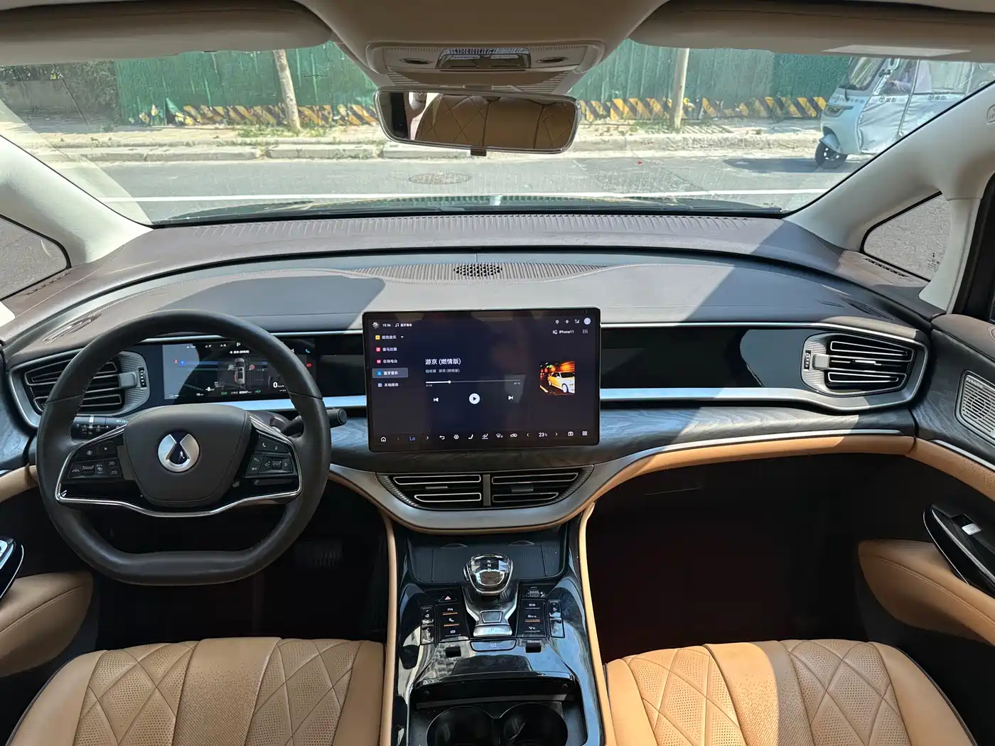 Denza D9 2024 DM-i 980 AWD Premium фото 6