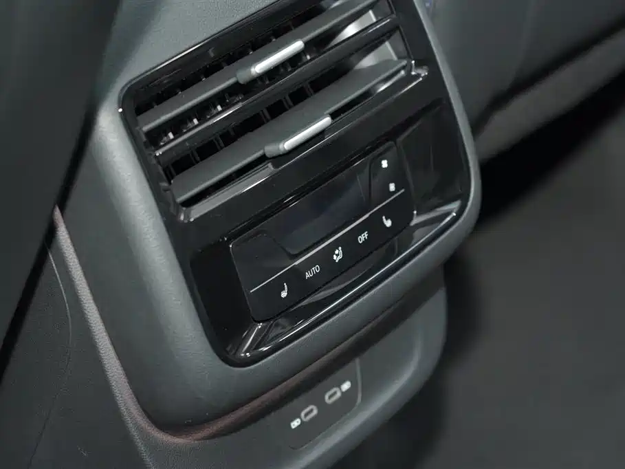 Volkswagen Teramont 2025 Teramont Pro 450TSI 4WD Summit Edition фото 11