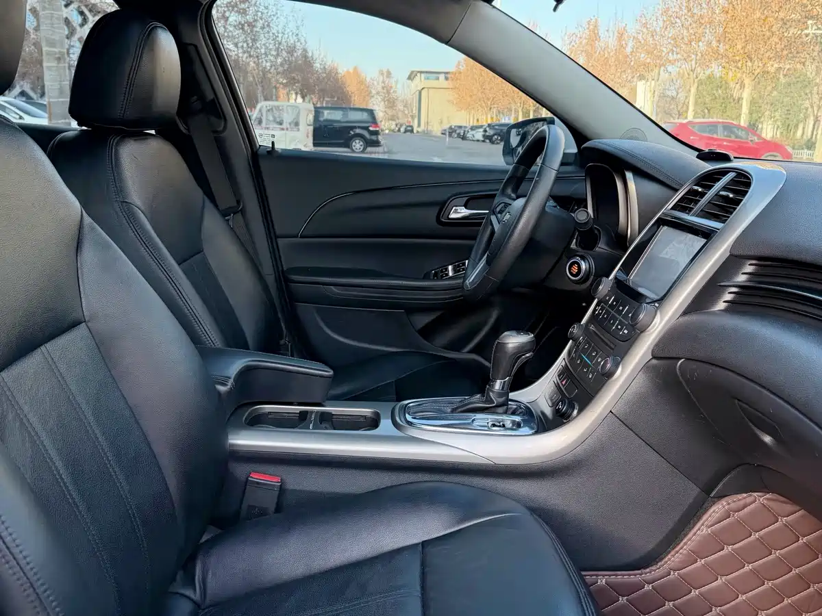 Chevrolet Malibu 2012 Model 1.6T Auto Luxury фото 10