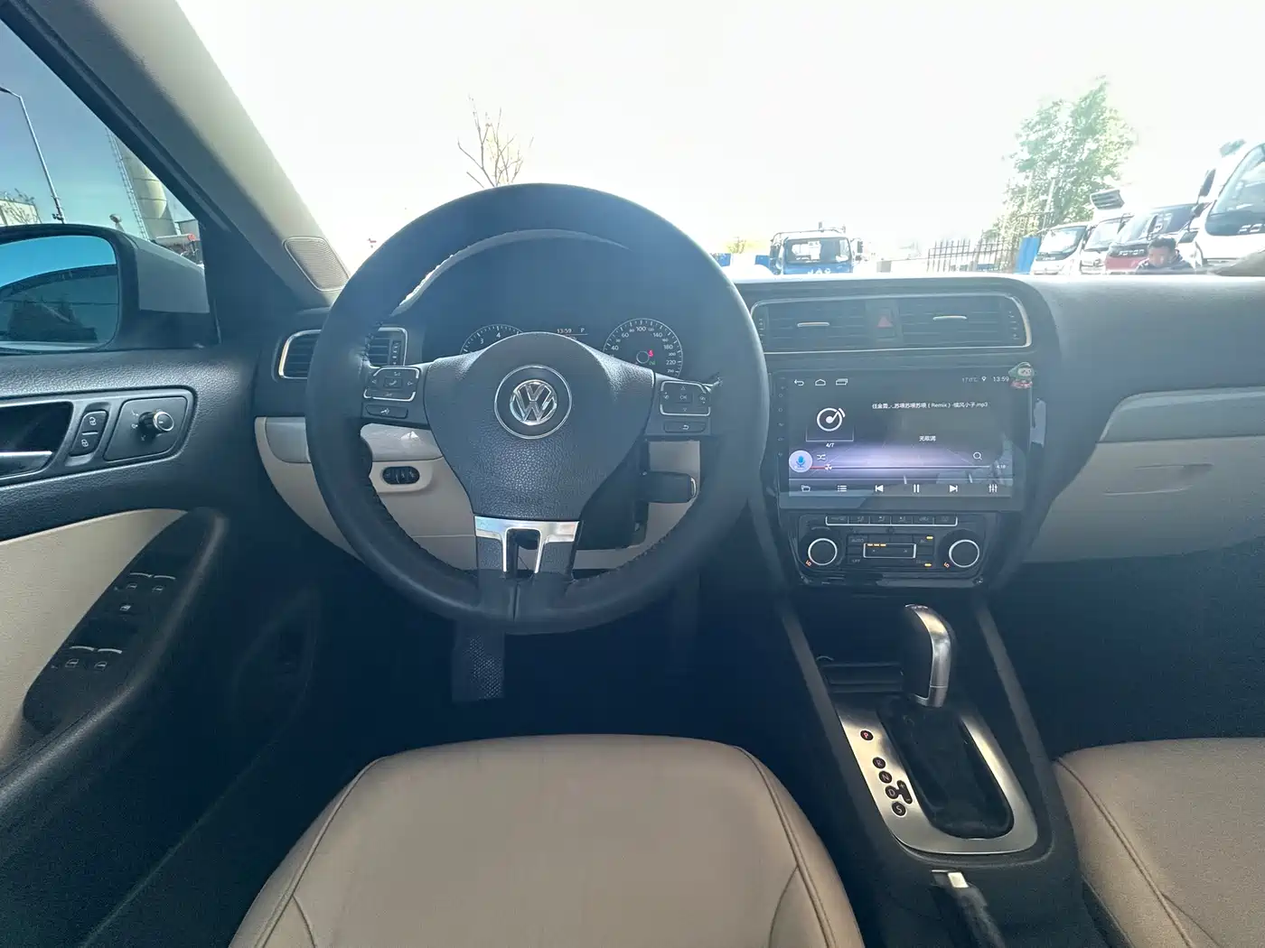 Volkswagen Sagitar 2012 Model 1.4TSI Automatic Fashion фото 14