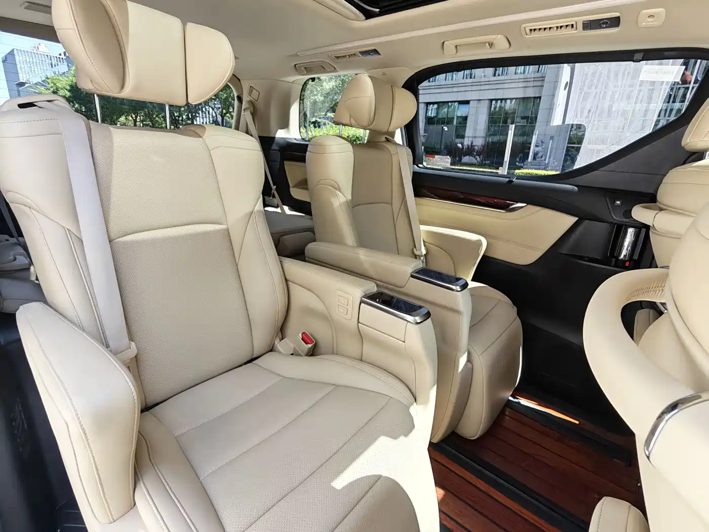 Toyota Alphard 2015 3.5L Luxury Edition фото 11