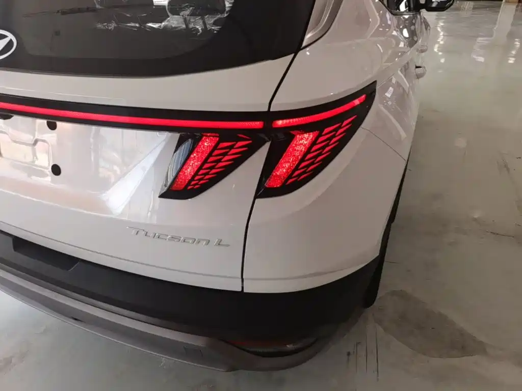 Фото 8 - Hyundai Tucson