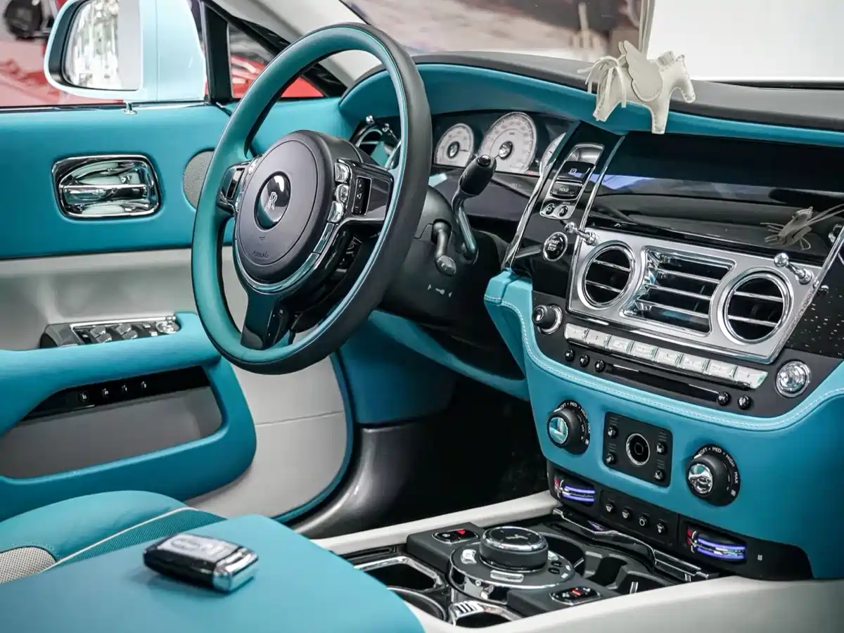 Фото 12 - Rolls-Royce Wraith