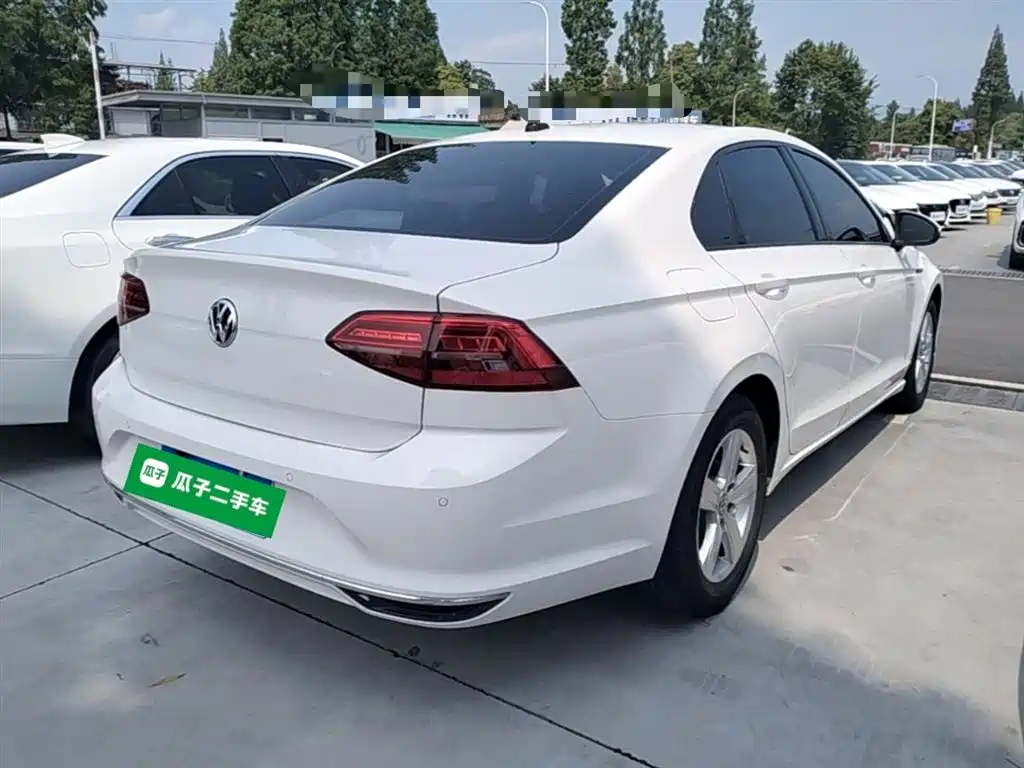 VOLKSWAGEN LINGDU