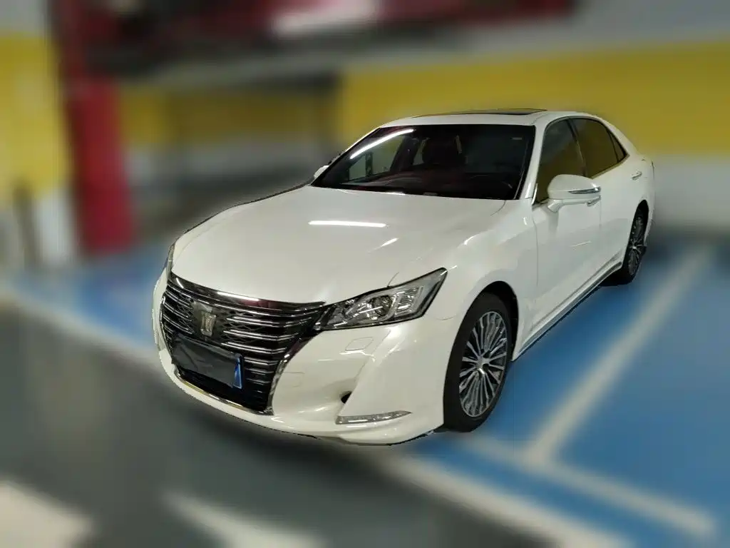 Toyota Crown 2018 — пригон из Китая