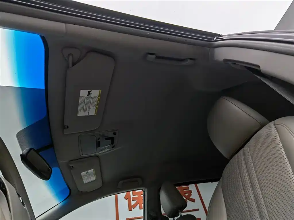 Toyota Sienna 2013 3.5L 4WD Automatic фото 16