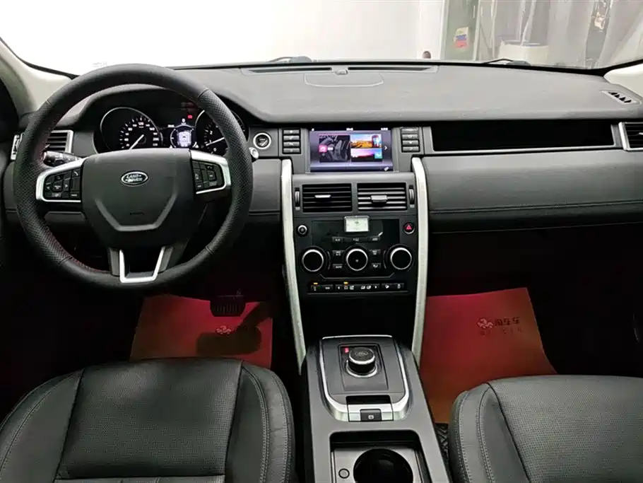 Land Rover Discovery Sport 2017 2.0T SE фото 12