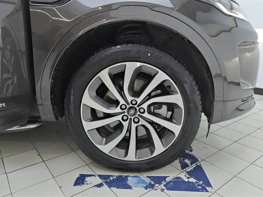 Land Rover Discovery Sport 2022 249PS Metropolis Edition 5-Seater фото 6