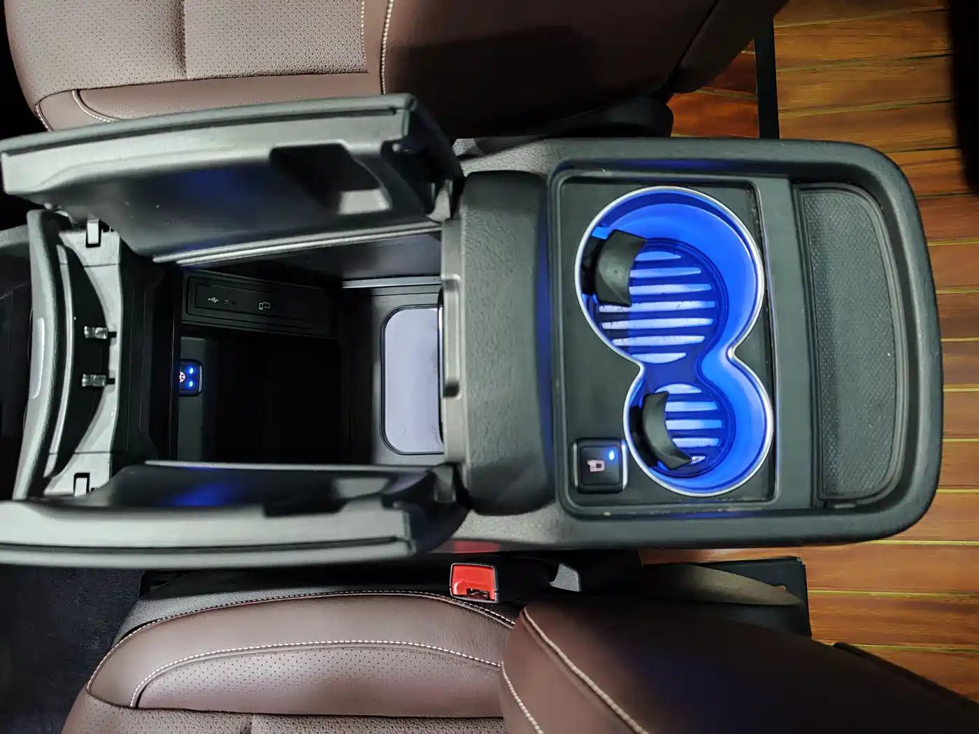 Mercedes-Benz V-Class 2022 V 260 L Long Wheelbase Luxury Edition фото 21