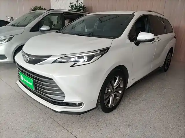 Toyota Sienna 2.5L, гибрид, Премиум