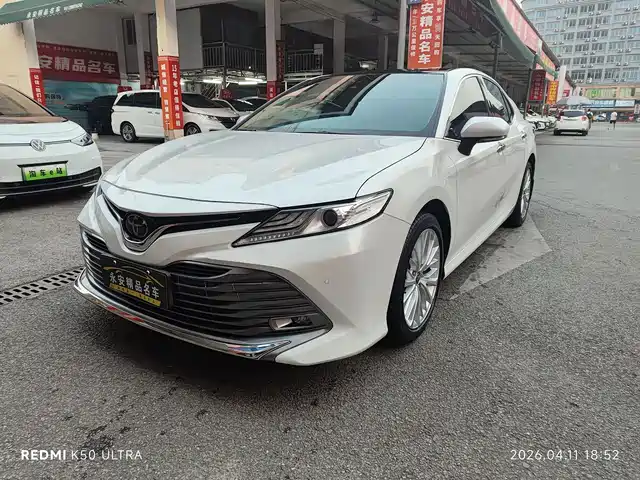 TOYOTA CAMRY