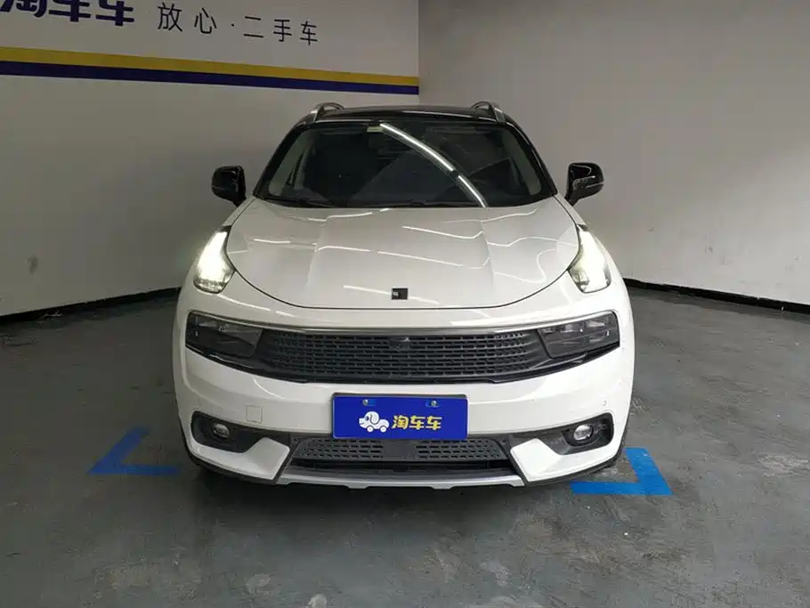Lynk & Co 01 2017 2.0T AWD Pro фото 2