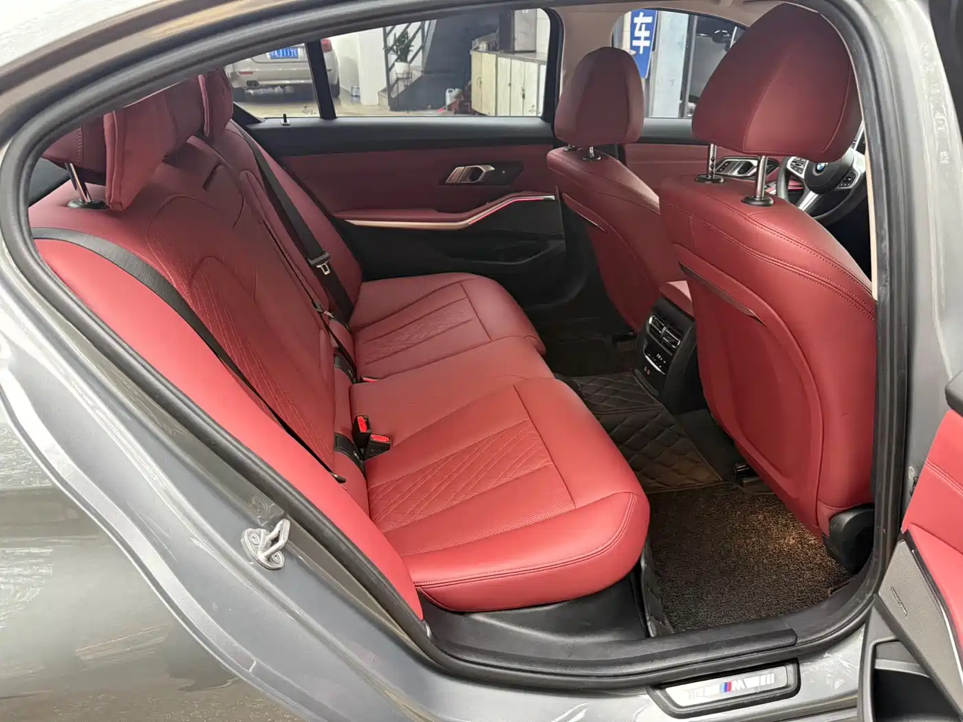 BMW 3 Series 2023 325Li M Sport Black Night Package фото 19