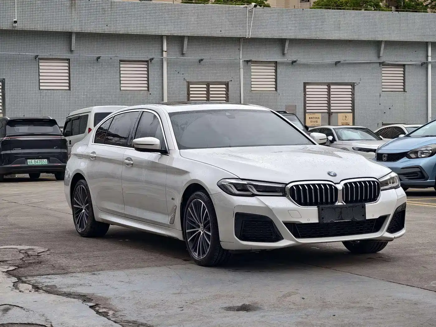 BMW 5 Series 2022 Facelift 530Li Leading M Sport Package фото 3