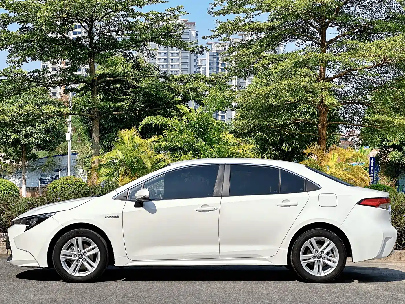 Toyota Levin 2022 Dual Engine 1.8H E-CVT Progressive Edition фото 4