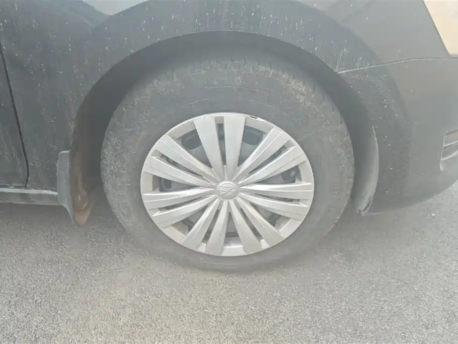 Volkswagen Santana 2013 1.4L Manual Trend Edition фото 6