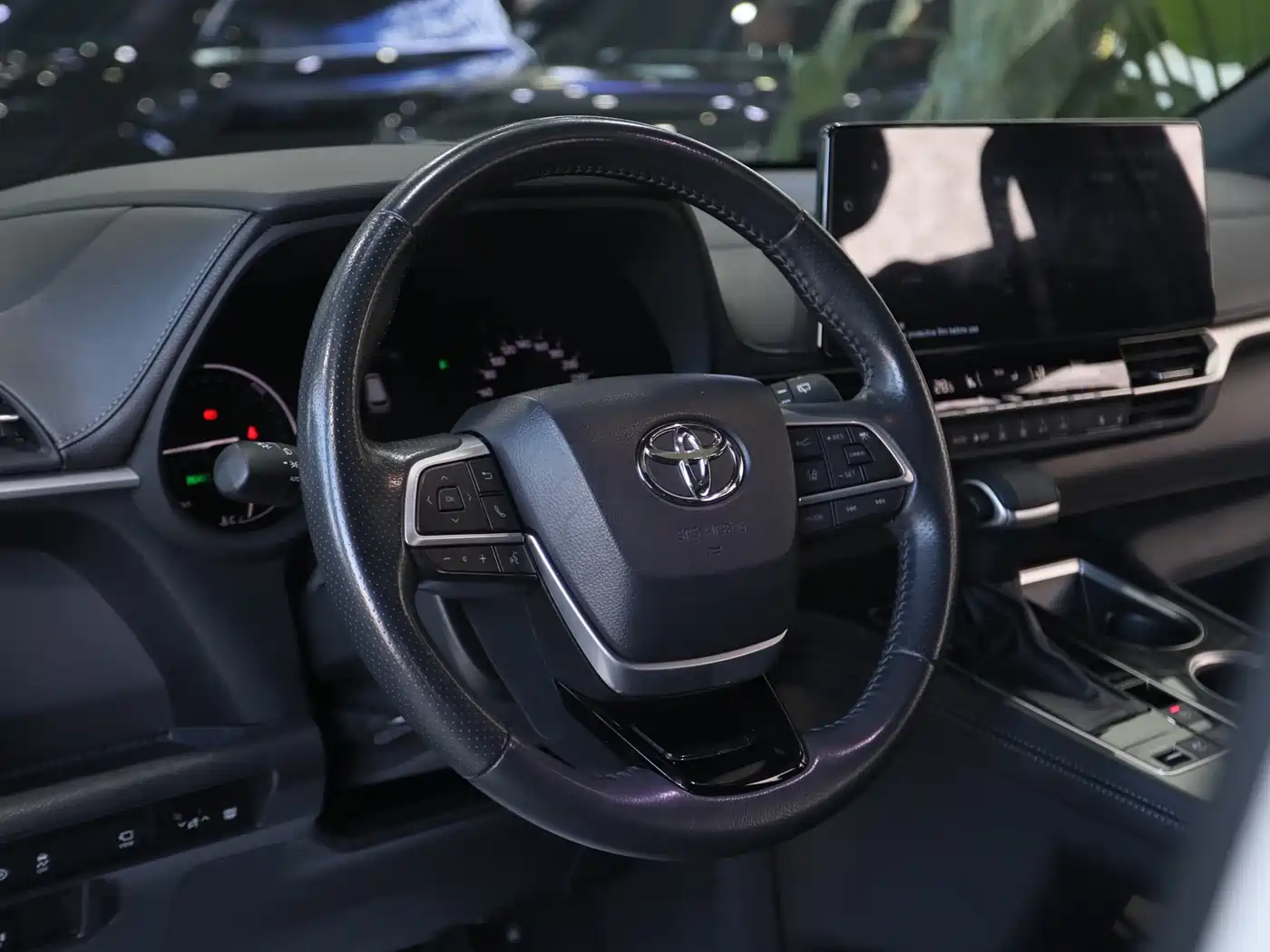 Toyota Sienna 2023 2.5L Hybrid Premium Edition фото 7