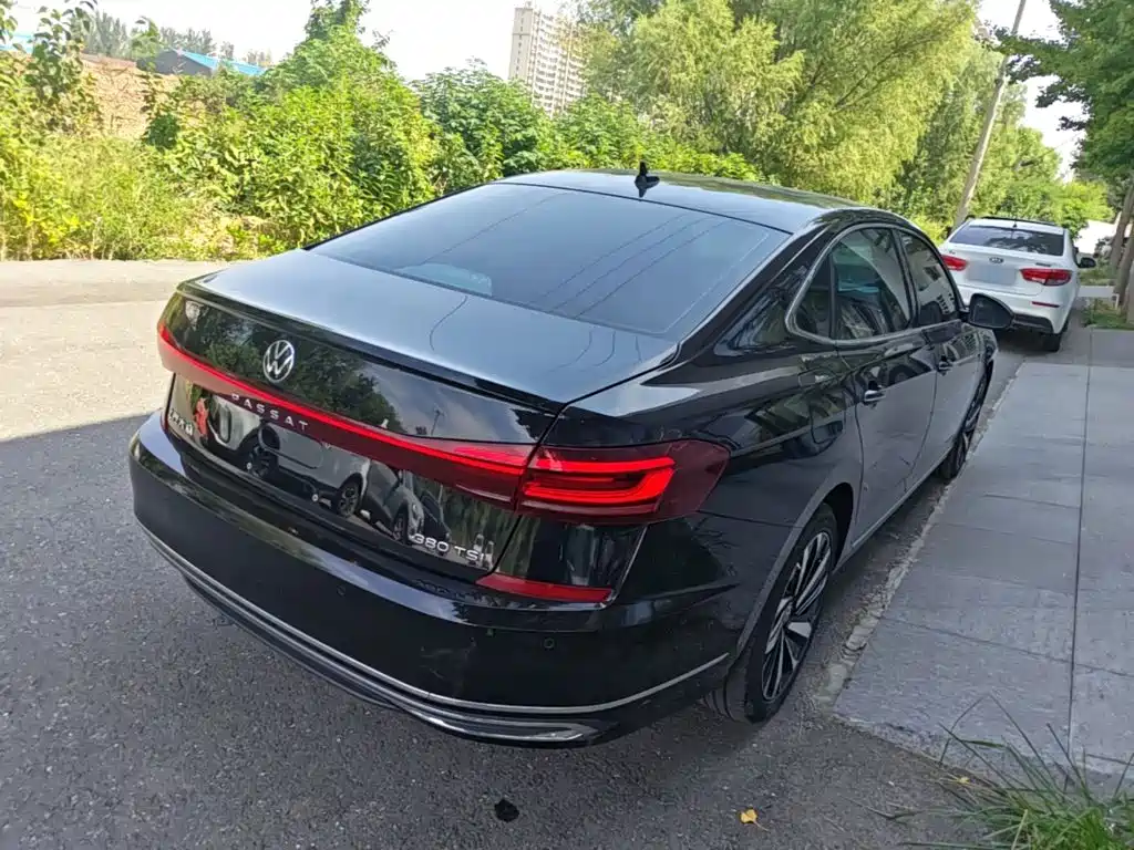 Photo 7 - Volkswagen Passat