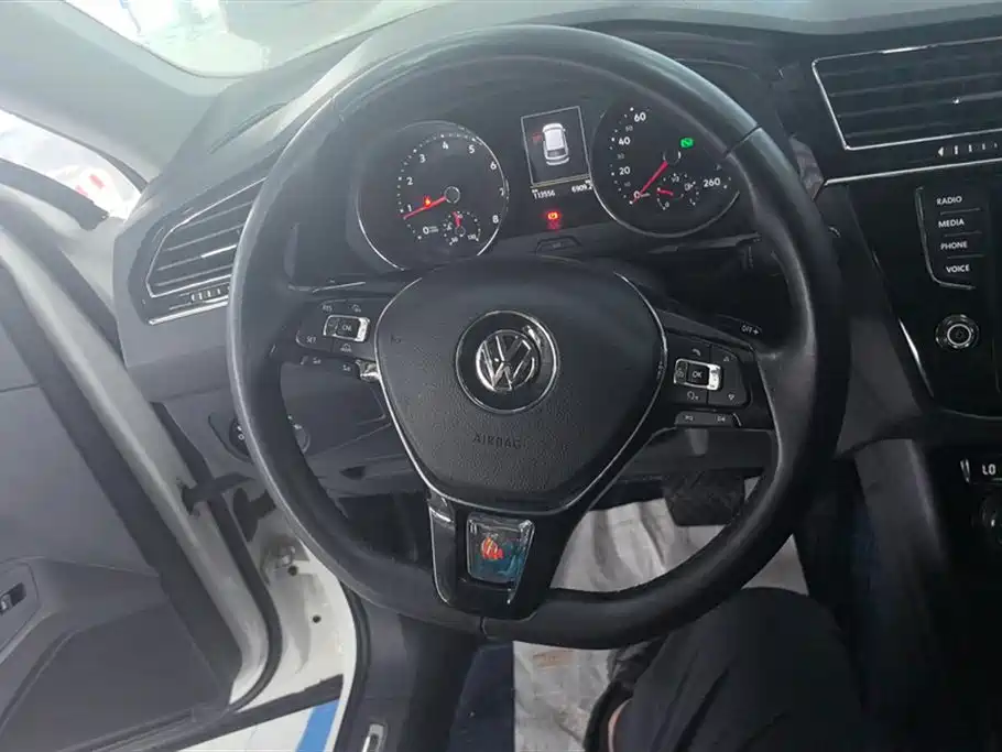 Volkswagen Tiguan L 2017 330TSI Automatic 2WD Luxury Edition фото 15