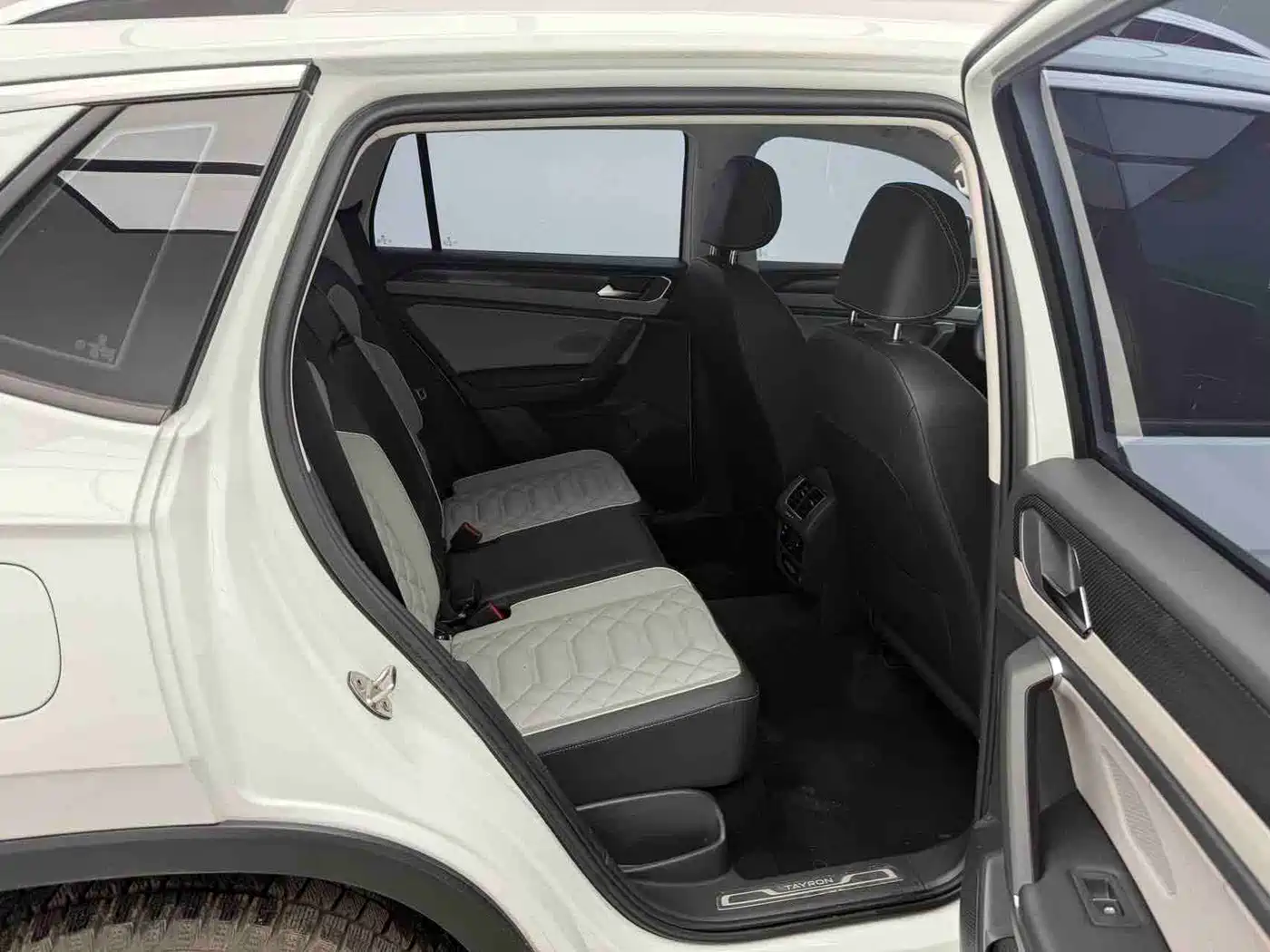 Volkswagen Tayron 2023 280TSI 2WD Luxury Plus Advanced Edition фото 11