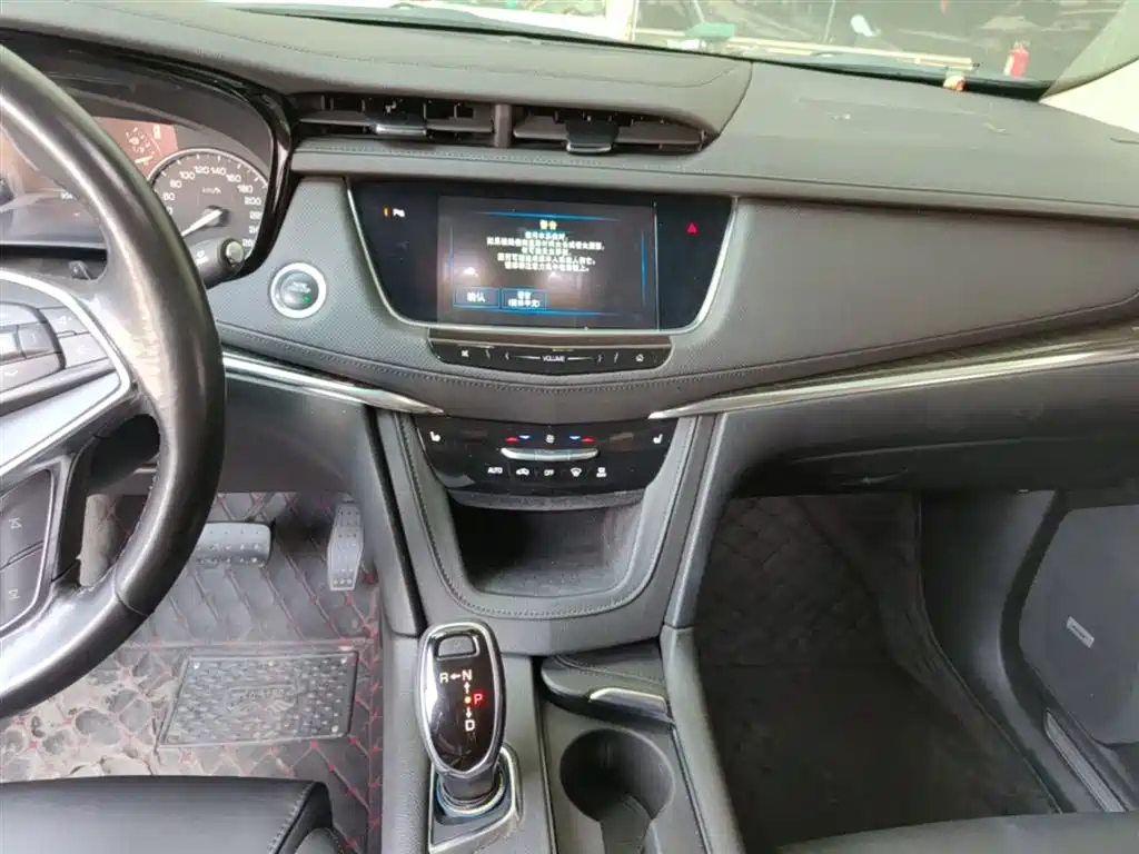 Cadillac XT5 2018 25T Luxury фото 13