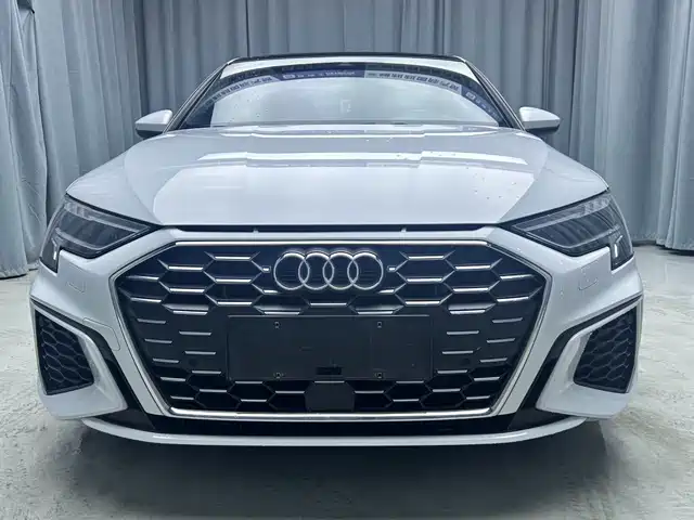Audi A3 2022 Sportback 35 TFSI Luxury Sport — фото 2