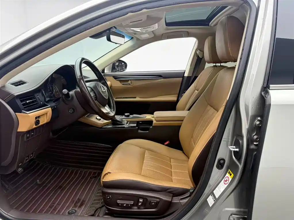 Lexus ES 2015 300h Comfort Edition фото 9