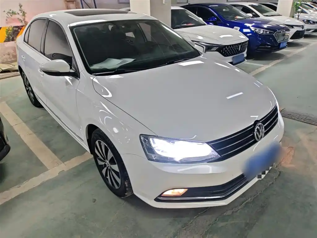Volkswagen Sagitar 2018 180TSI DSG Premium Edition фото 4