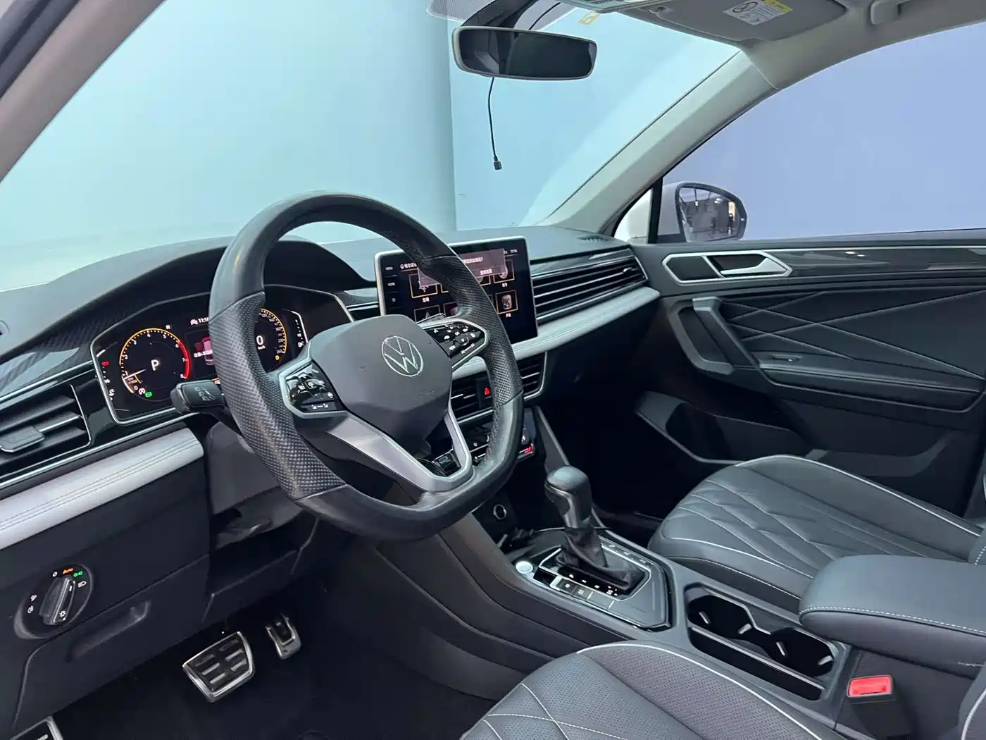 Volkswagen Tiguan L 2022 330TSI Auto 2WD R-Line Premium Edition фото 15
