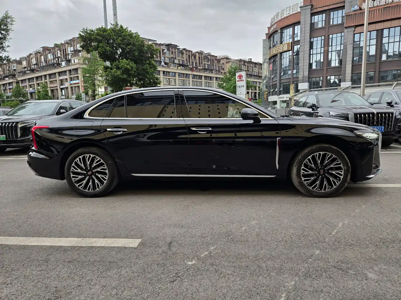 Hongqi H5 2025 2.0T Automatic Flag Celebration 500,000 Units Anniversary Edition фото 19