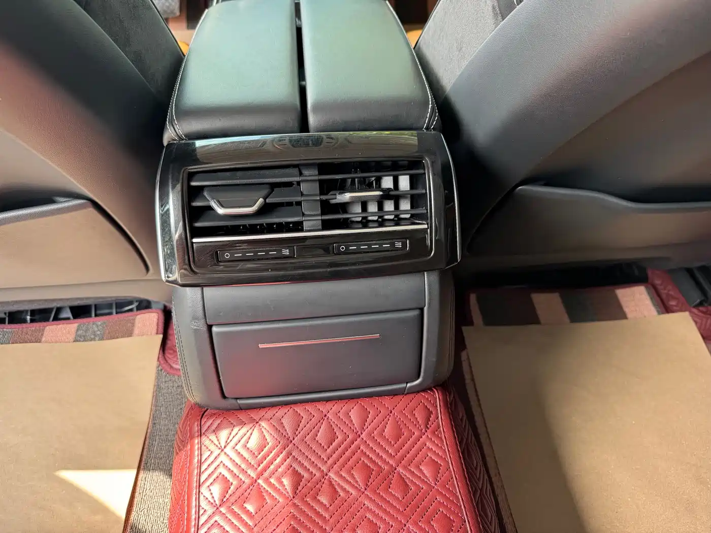 Фото 14 - Audi A8