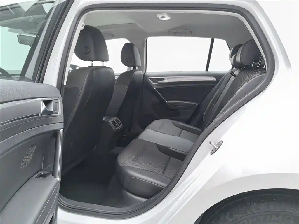 Volkswagen Golf 2018 230TSI Automatic Comfort фото 15