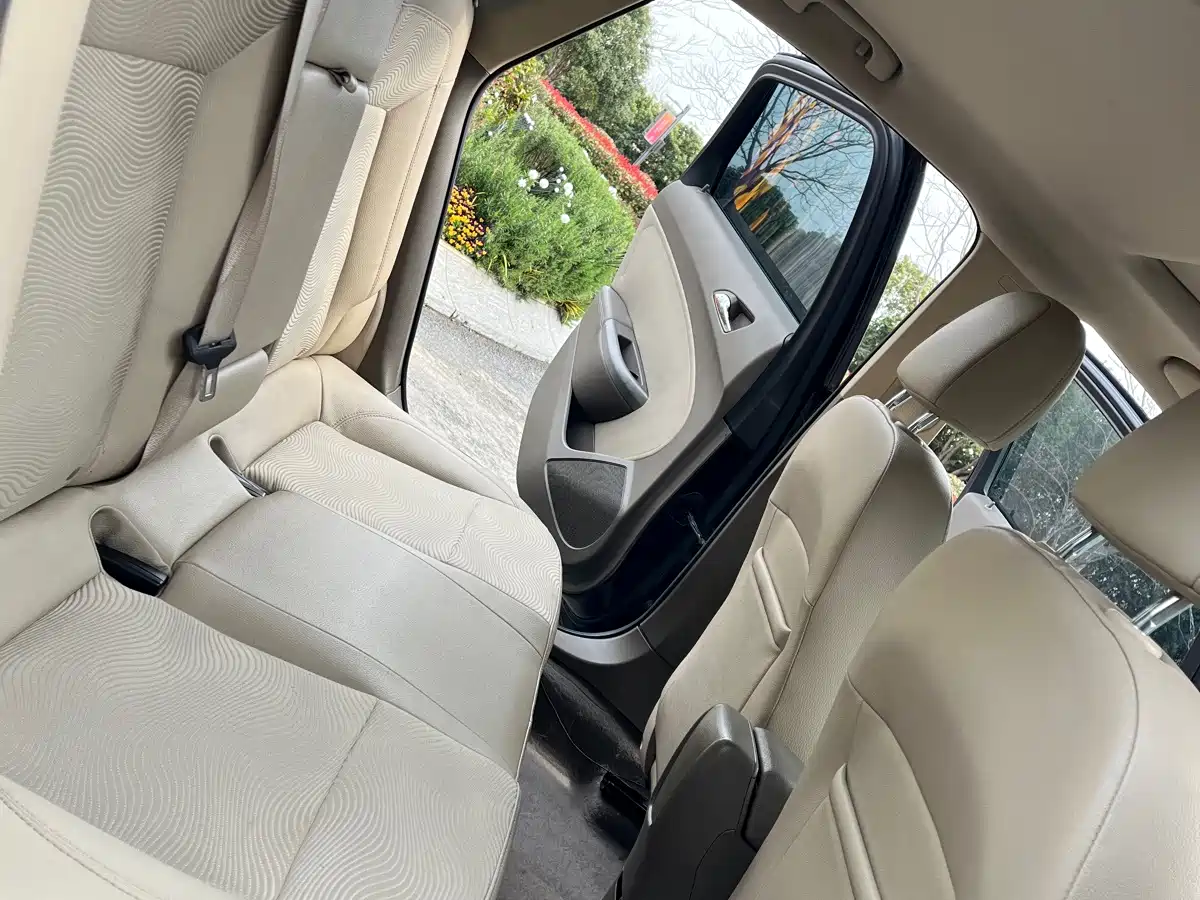 Photo 12 - Buick Excelle