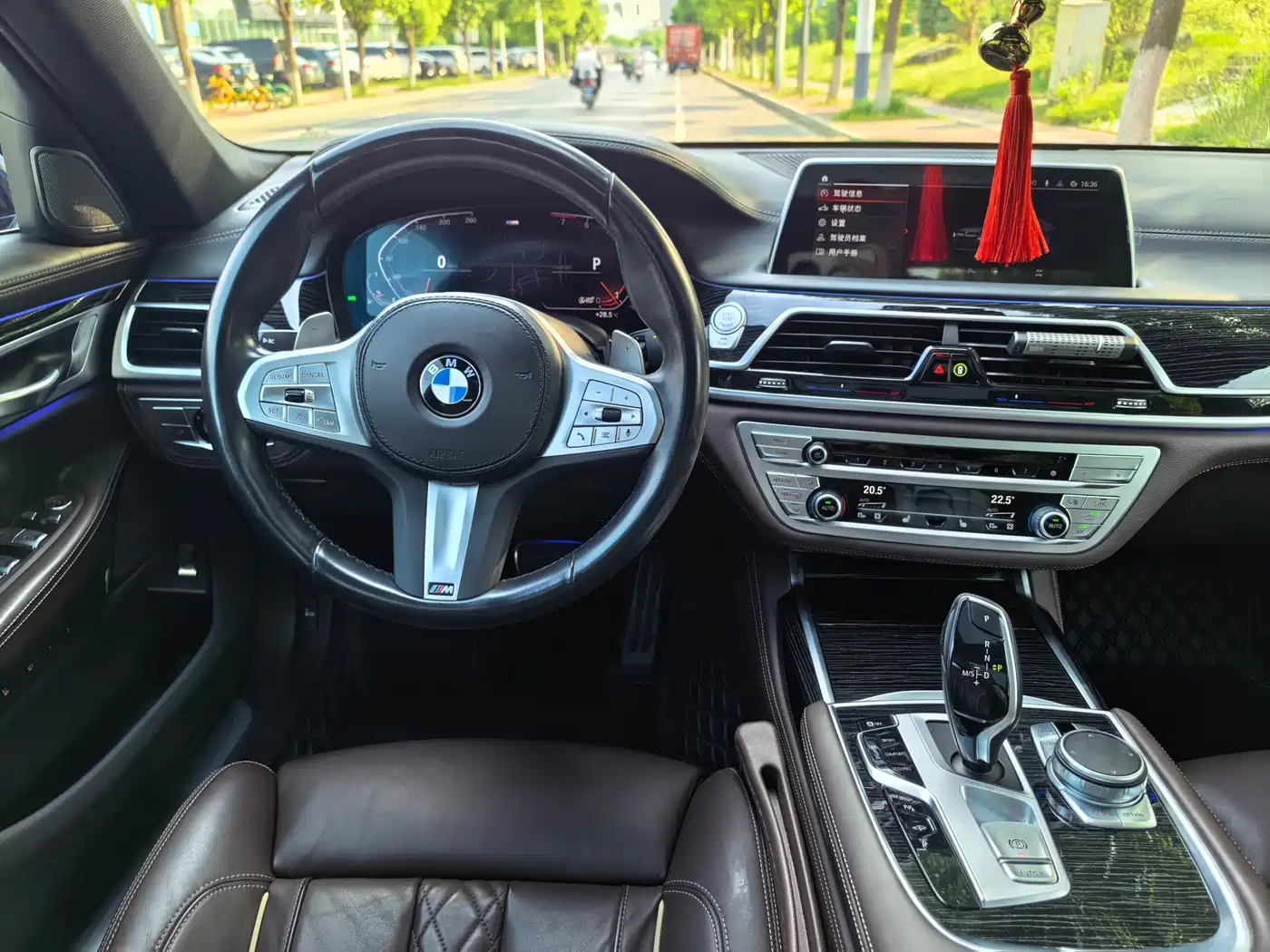 BMW 7 Series 2021 Model 730Li M Sport Package фото 14