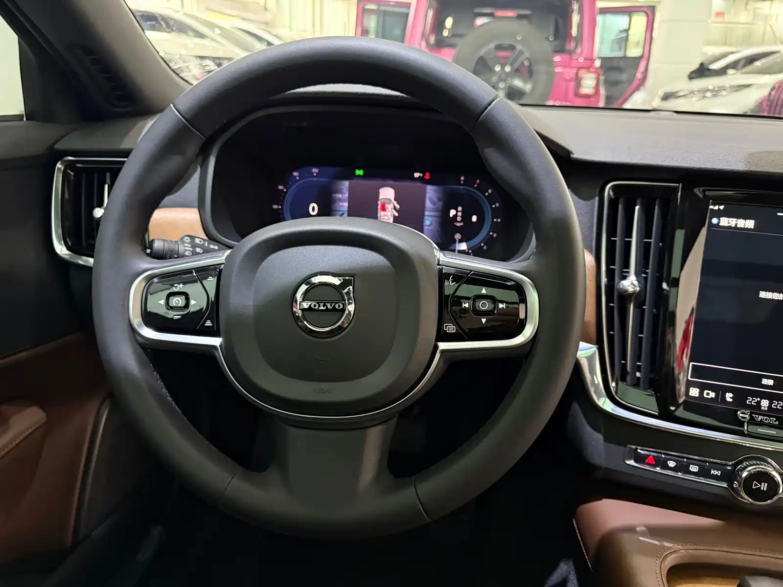 Фото 14 - Volvo S90