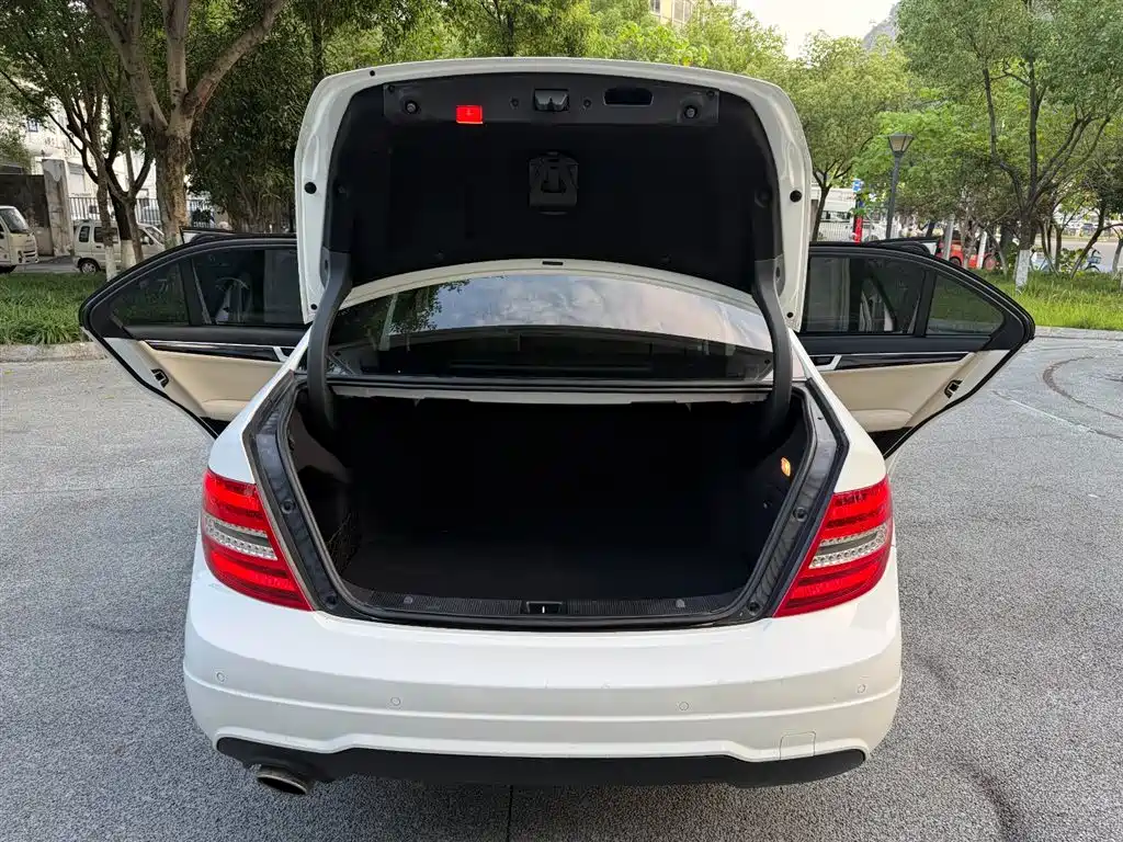 Mercedes-Benz C-Class 2013 C 260 Fashion Grand Edition фото 23
