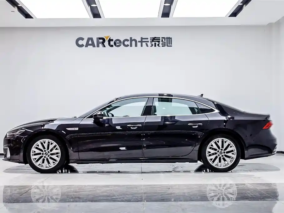 Audi A7L 2024 45TFSI S-line Dream Edition Crystal Package фото 3