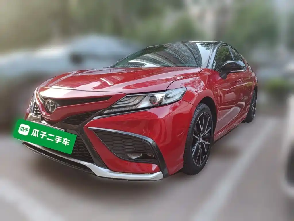 Фото 1 - Toyota Camry